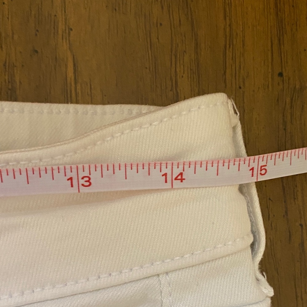 American Eagle Outfitters White Mid-Rise Jean Shorts Size 8 - Picture 6 of 10